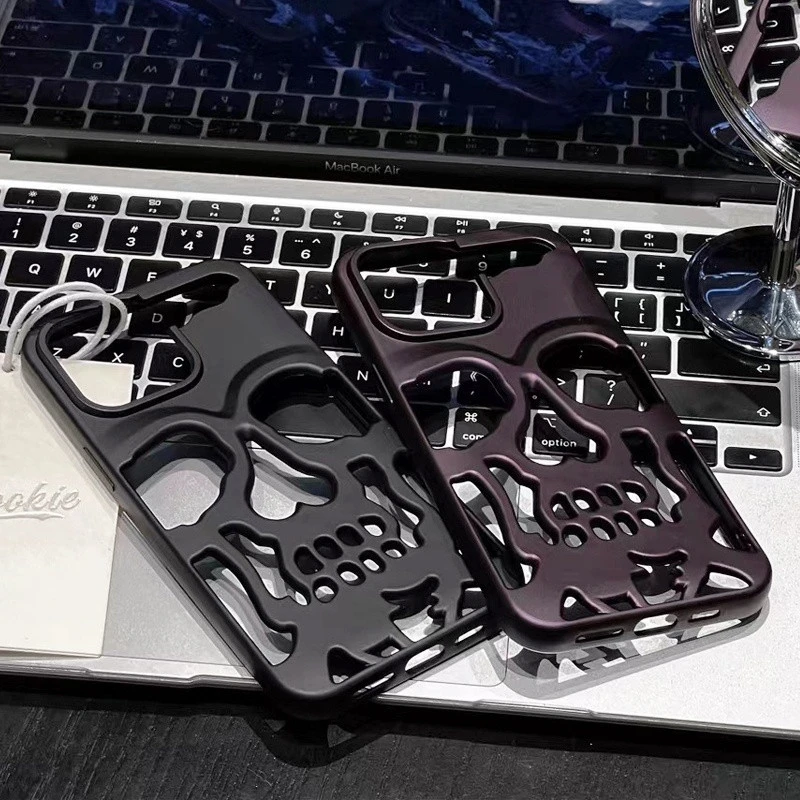 Funda de teléfono con calavera hueca mate galvanizada para iPhone 17 16 15 14 13 12 11 Pro Max 17air cubierta suave