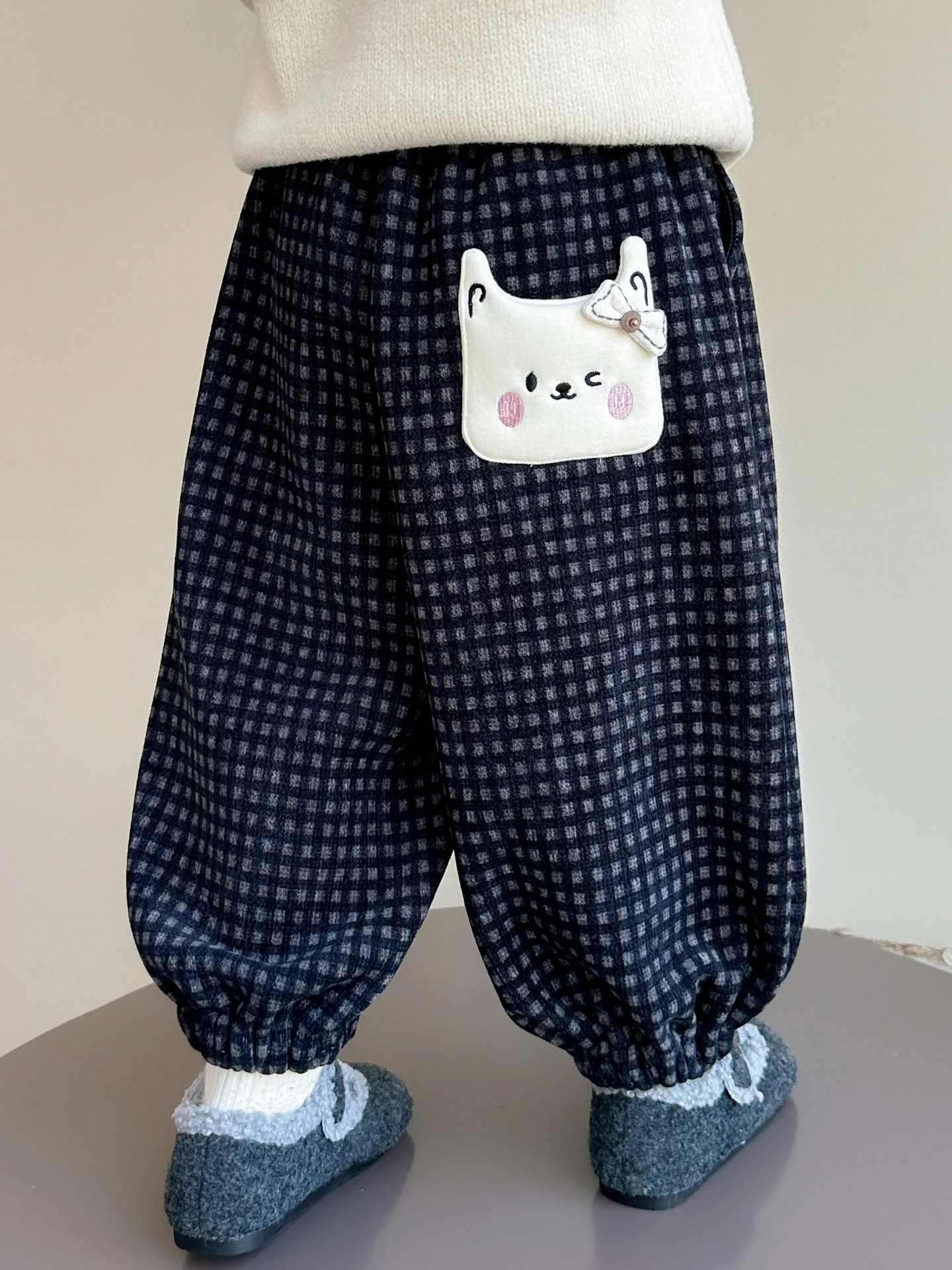 

Thickened Fleece Plaid Pants for Girls Winter Casual Wear Warm And Stylish Checkered Patterned Trousers Children's Winter Fas...