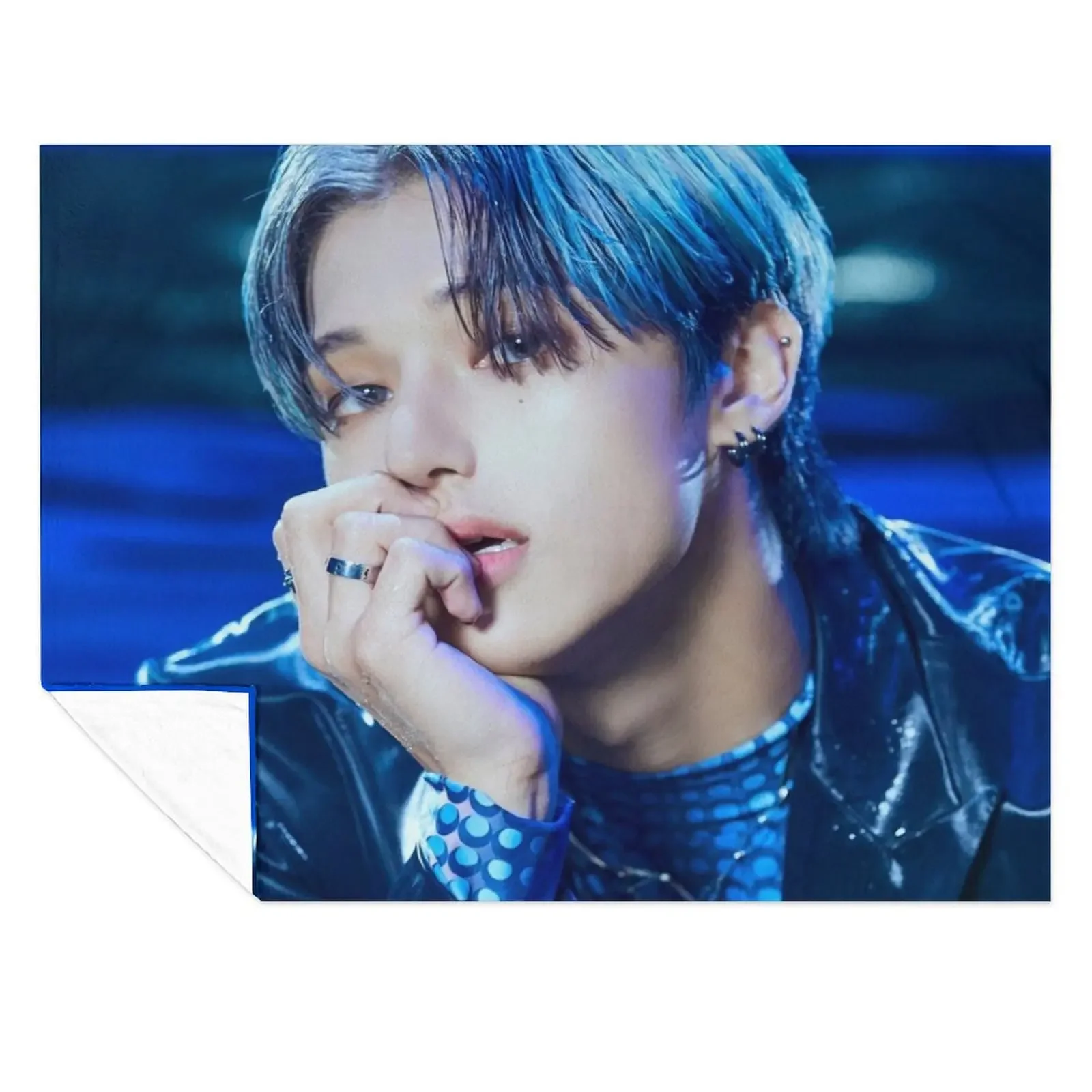 

Wooyoung ATEEZ Deja Vu Throw Blanket Thin blankets and throws Multi-Purpose warm winter Blankets