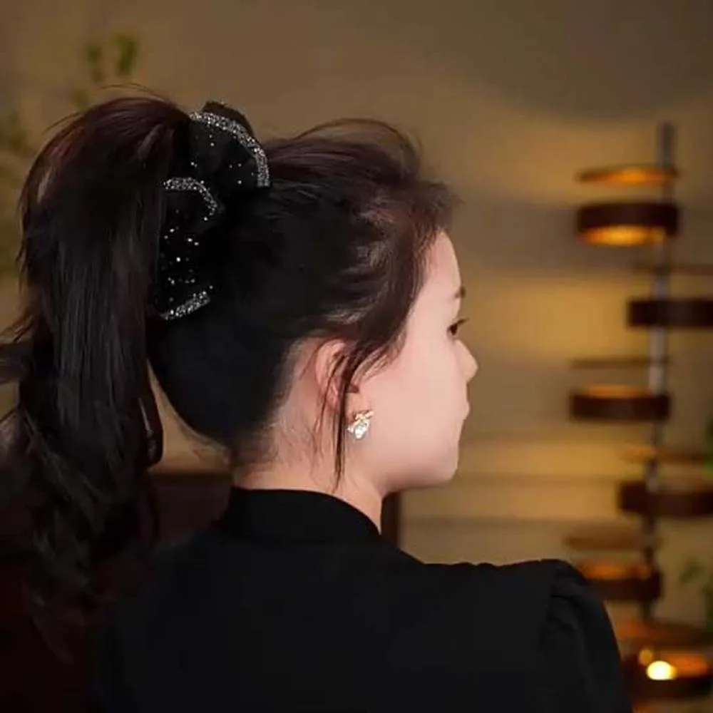 

Fashion Beads Black Bow Shark Clip Elegant Cloth Shiny Rhinestone Hair Claw Polyester French Style Women Sequin Hairgrips Daily