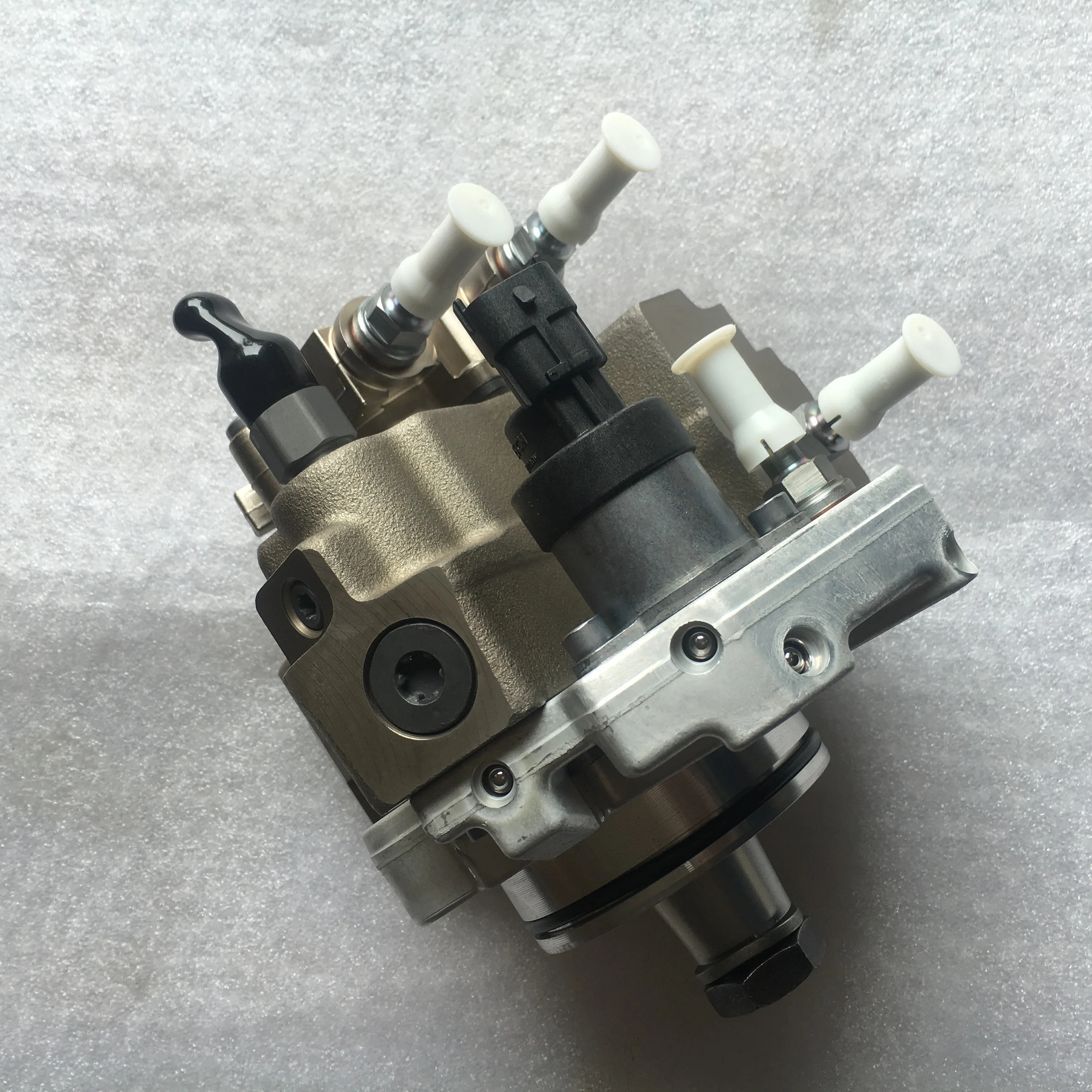 

ISDE engine auto parts Fuel Injection Pump 0445020150 5264248