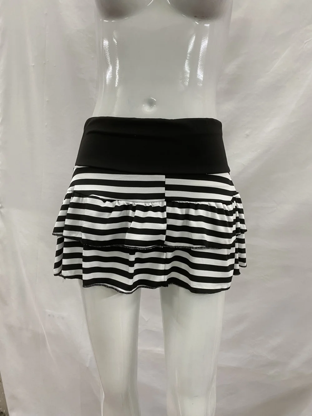 Women Mini Tiered Ruffled Skort Wide Waistband Layered Pleated Short Skirt for Daily Casual Beach Vacation Dating Streetwear
