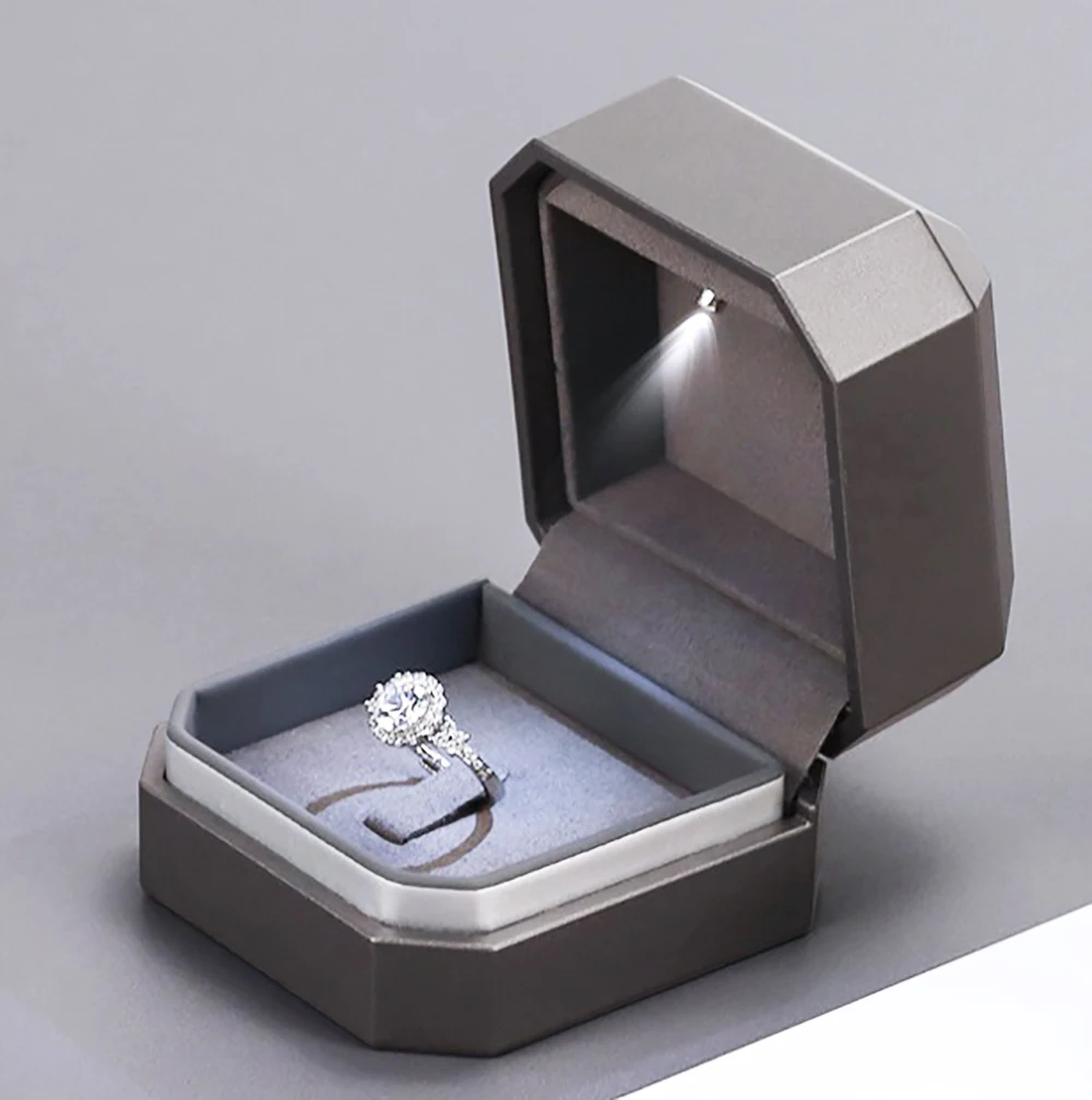 Wholesale LED Ring Box Jewelry Box for Wedding Engagement Proposal Ring Box Necklace Pendant Gift Box with Light Storage Case ﻿