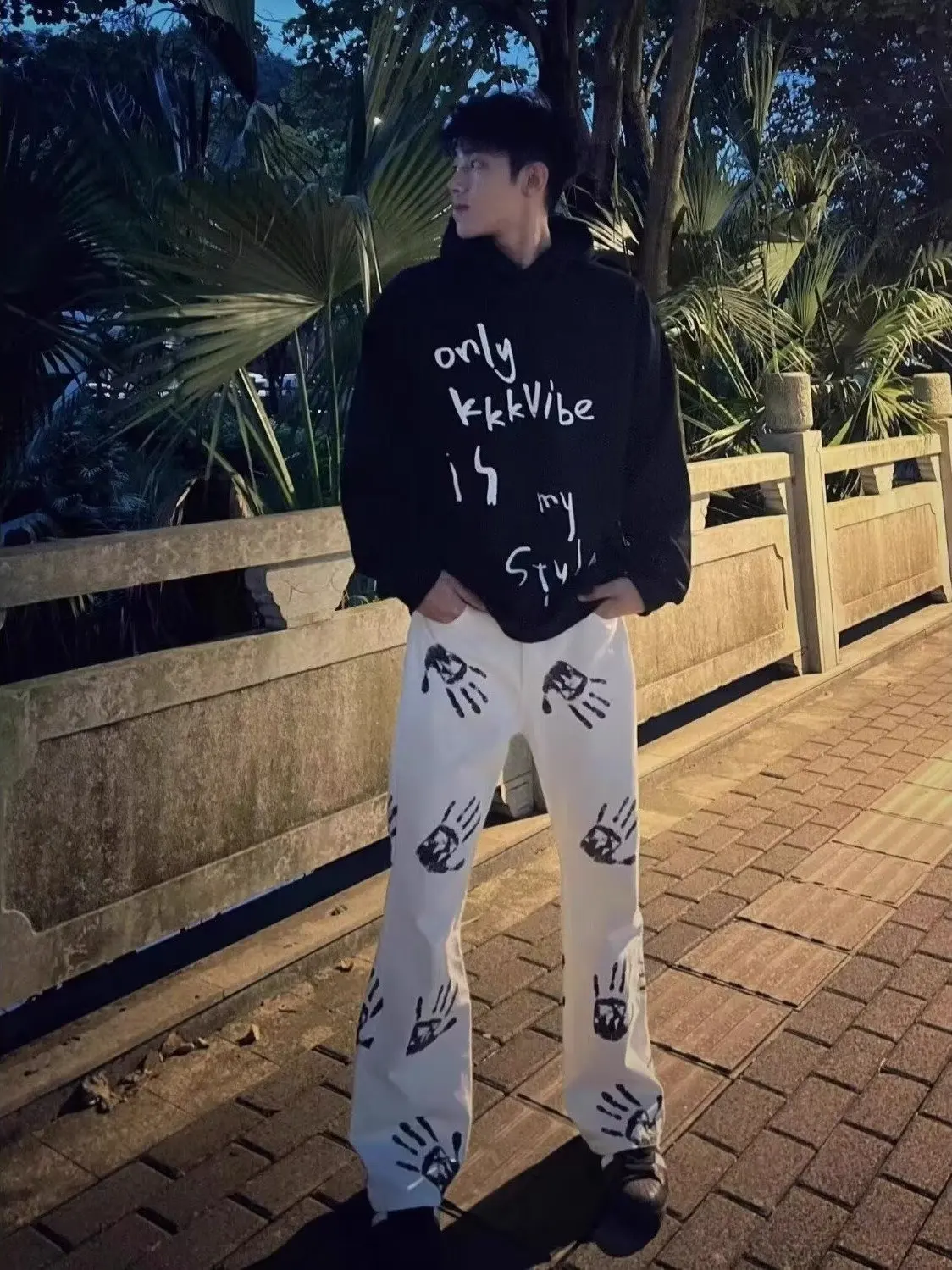 

American Retro Palm Print White Jeans Men's Hiphop Trendy High Street Micro Flare Design Casual Long Pants Straight Leg Fit