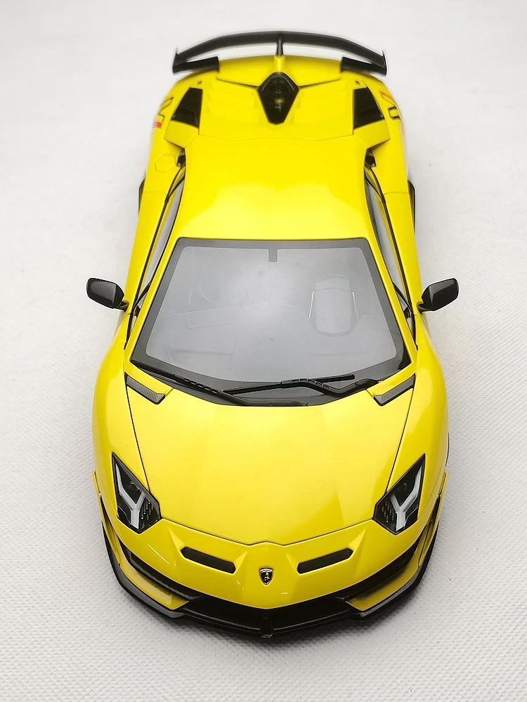 AUTOart Alto 1/18 Lamborghini AVENTADOR SVJ simulation car model ABS material car models Collection Gift Accessories Miniature