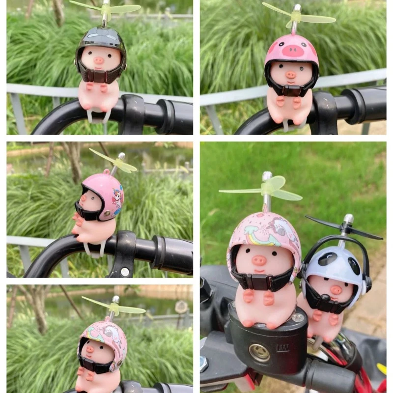 Sevimli domuz bisiklet motosiklet süs pembe domuz motosiklet bisiklet süs küçük araba iç aksesuar domuz pervane ile kask