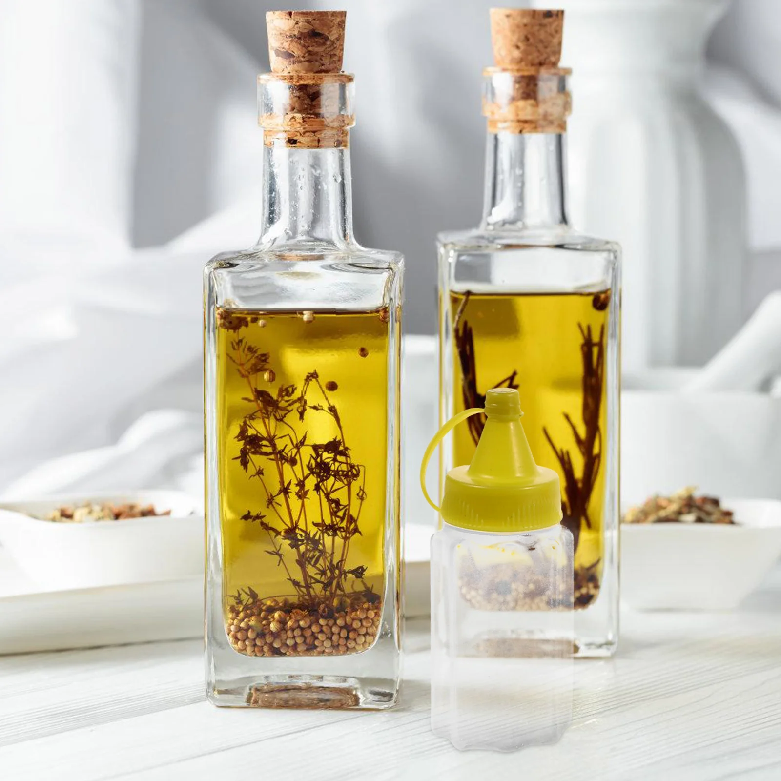 

12Pcs Mini Portable Sauce Squeeze Bottles Ketchup Mustard Dressing Containers for Lunch Box Kitchen Grilling Bbq Syrup Dispenser