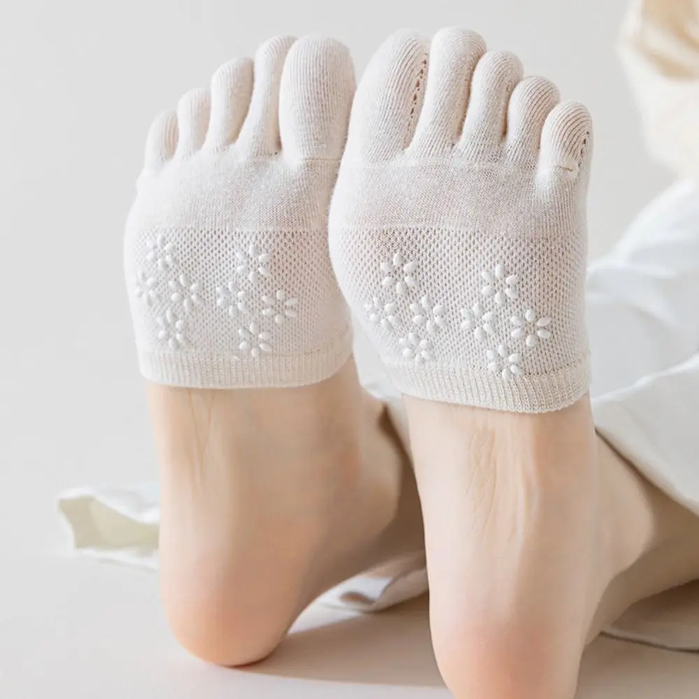 2Pairs عادية زهرة الأمامية الجوارب غير مرئية المضادة للانزلاق خمسة تو الجوارب لينة جوارب قطنية نصف أقدام الجوارب النساء