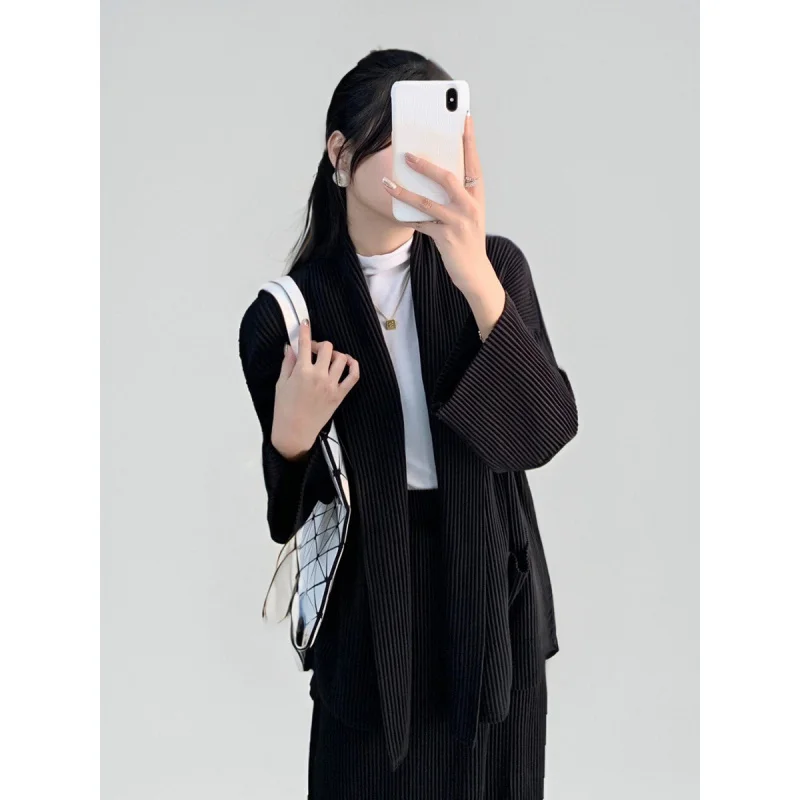 Completo plissettato da donna in 2 pezzi Miyake – Giacca ampia + gonna slim |    Set autunno inverno Y241018 ZSJ.