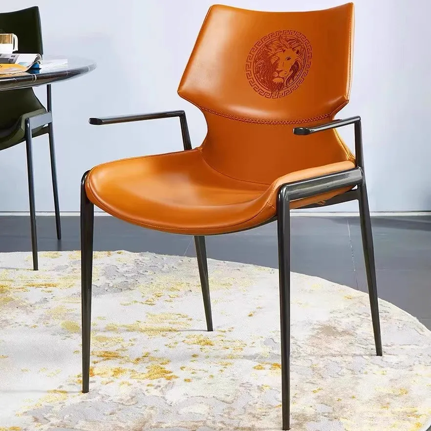 كرسي طعام على الطراز الإيطالي، مسند ظهر جلدي حديث، فندق منزلي فاخر