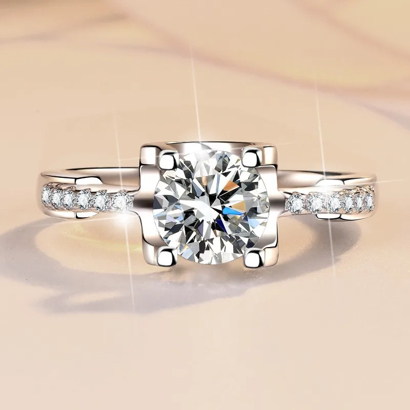 

Bullhead Fashion Women's Ring PT950 Platinum Moissanite 2Ct - Stone-enhancing bullhead, 2ct shine, fits various scenes