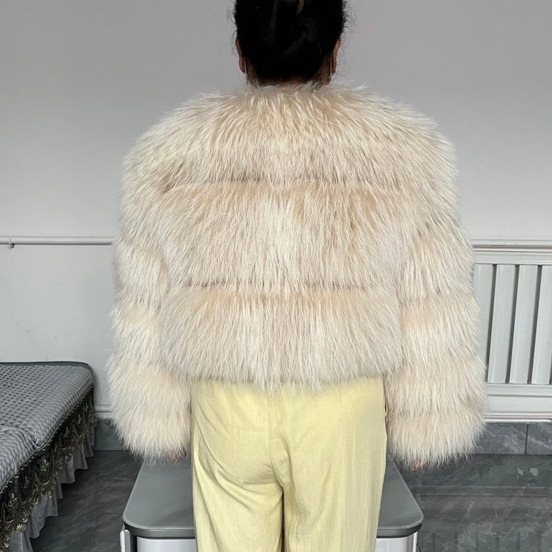 Рисунок 4 - BEIZIRU женское короткое пальто