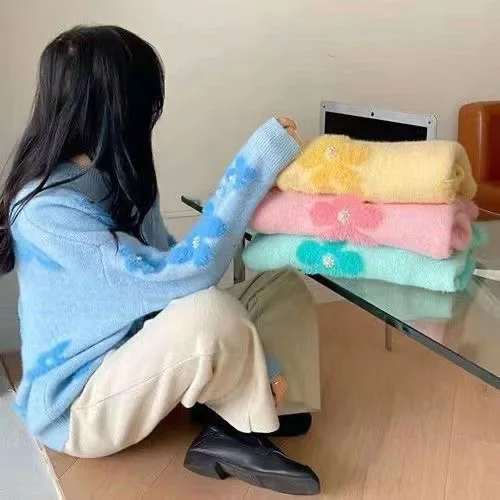 Morbido e accogliente maglione lavorato a maglia da donna coreano in pile impreziosito dolce studente d'amore 2024 pullover rotondo Ne