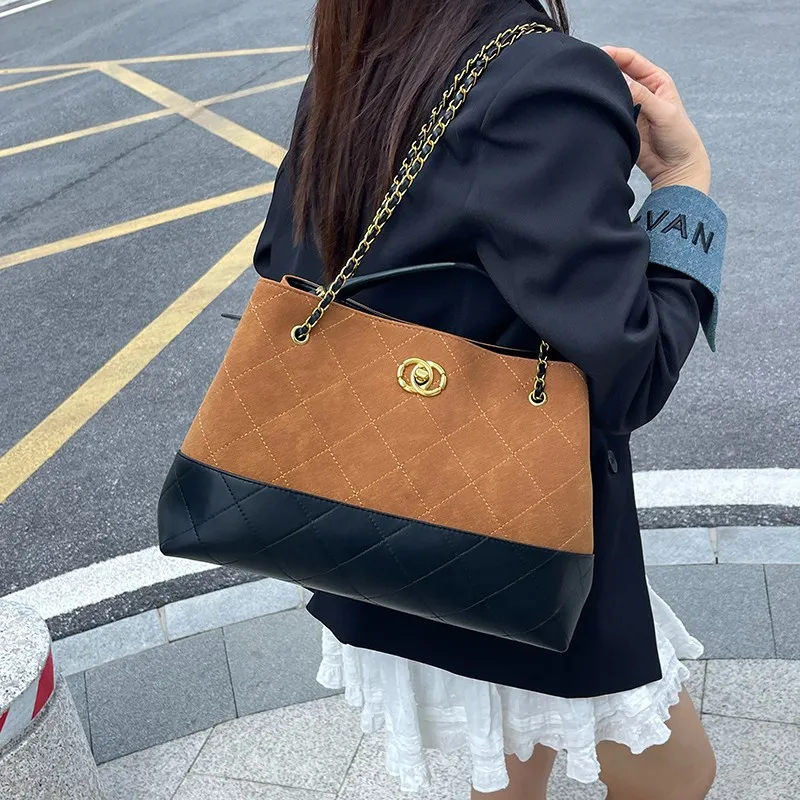 

2025 New Patchwork Tote Bag for Women, Vintage Chain Strap Hobo with Adjustable Strap, Extremely Spacious and Stylish​