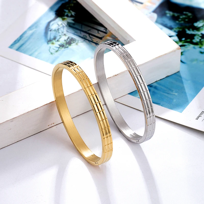 MB-141 Ladies Love Bangle Wholesale High-Quality Unique Design Stereo Line Rectangle Stainless Steel Fashion Jewelry Gift