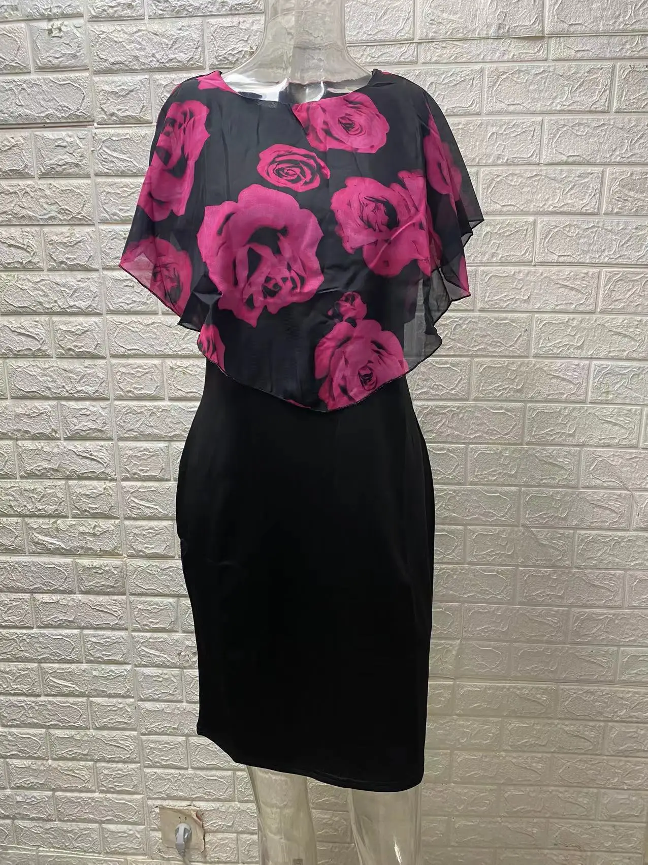 New Spring and Summer Fashionable and Personalized Rose Print Shawl Women's Plu… - Image 5
