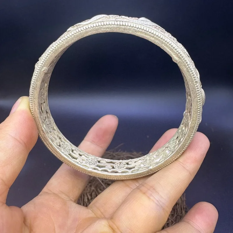 Retro Ethnic Hollow Cuff, Minimalist Forest Style Antique Imitation Silver Women Daily Jewelry
