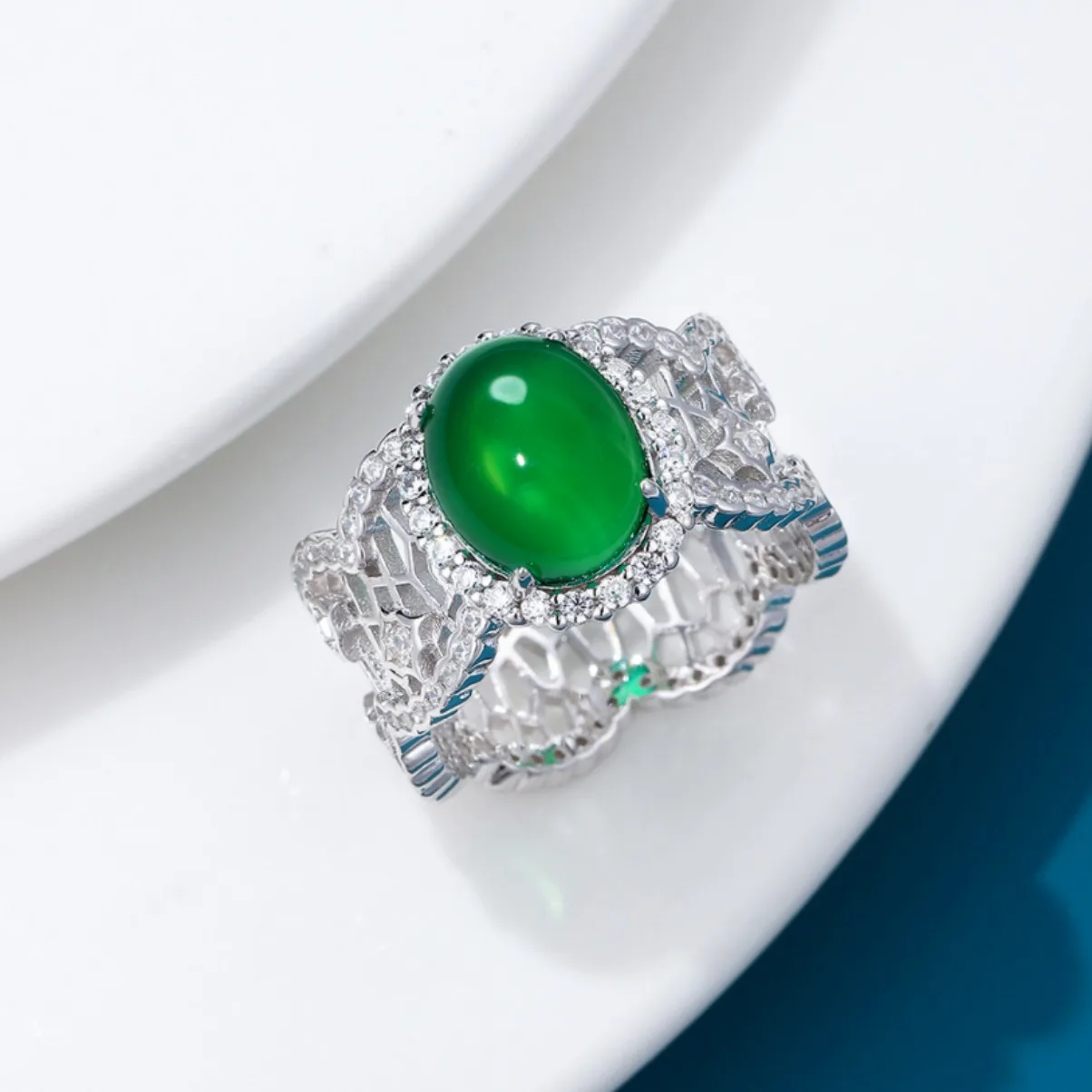 

PT950 platinum ring ladies ring platinum high ice green egg-shaped moissanite diamond ring jewelry for girlfriend