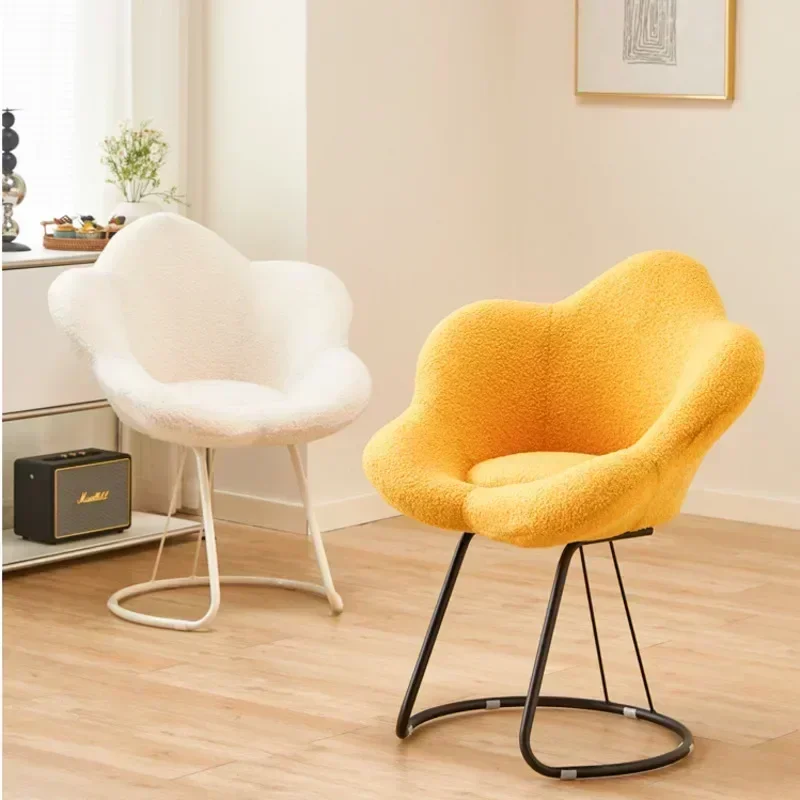 Luxurious Bedroom Makeup Chair Ultra-comfortable Cloth Art Lamb Wool Back Petal-inspired Living Room Chair Trendy Ins Style