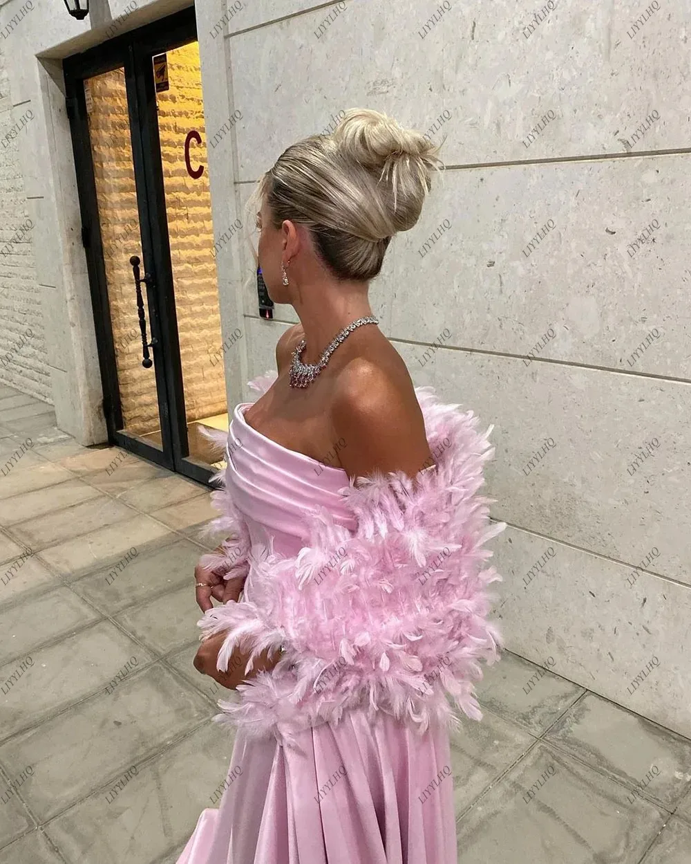 LIYYLHQ Pink Exquisite Satin Evening Party Dresses Feathers Strapless Prom Dresses Off The Shoulder Night Dress Special Evens ve