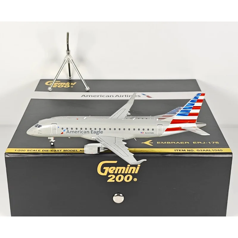 

GeminiJets Diecast 1/200 Scale American Eagle Aircraft ERJ-175N233NN Alloy Aircraft Model Collectible Decorative