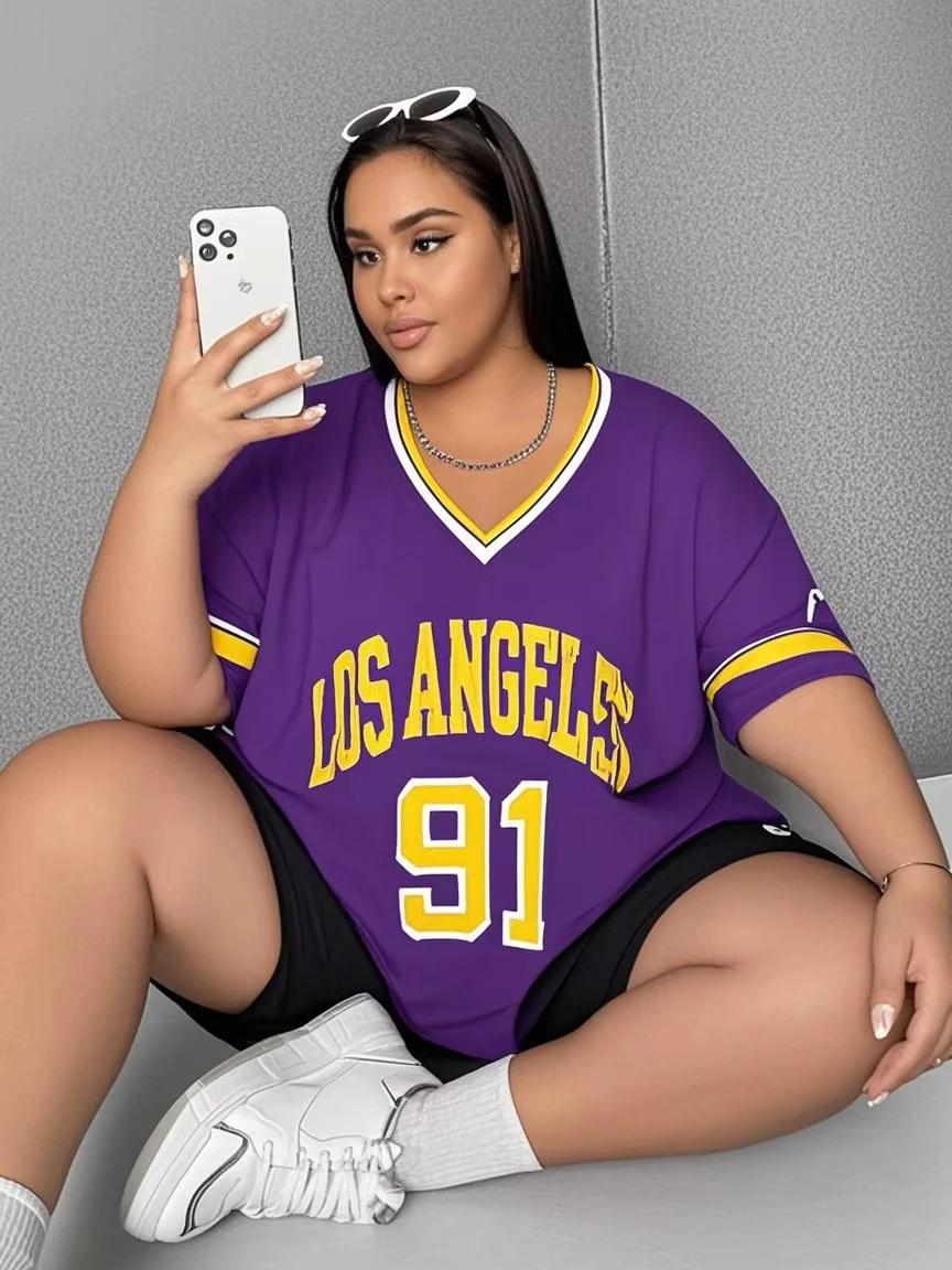 

Большие размеры, популярная трендовая женская футболка с v-образным вырезом и буквенным узором в полоску, уличная свободная удобная повседневная универсальная футболка с коротким рукавом