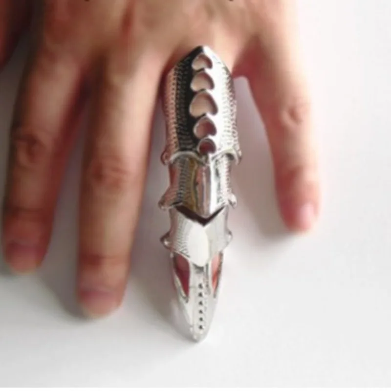 Heißer Danganronpa Fingerknochen-Ring, Dangan Ronpa Gothic Celestia Ludenberg Punk Fingerringe, Klassische Halloween Cosplay Requisiten – Detail 3