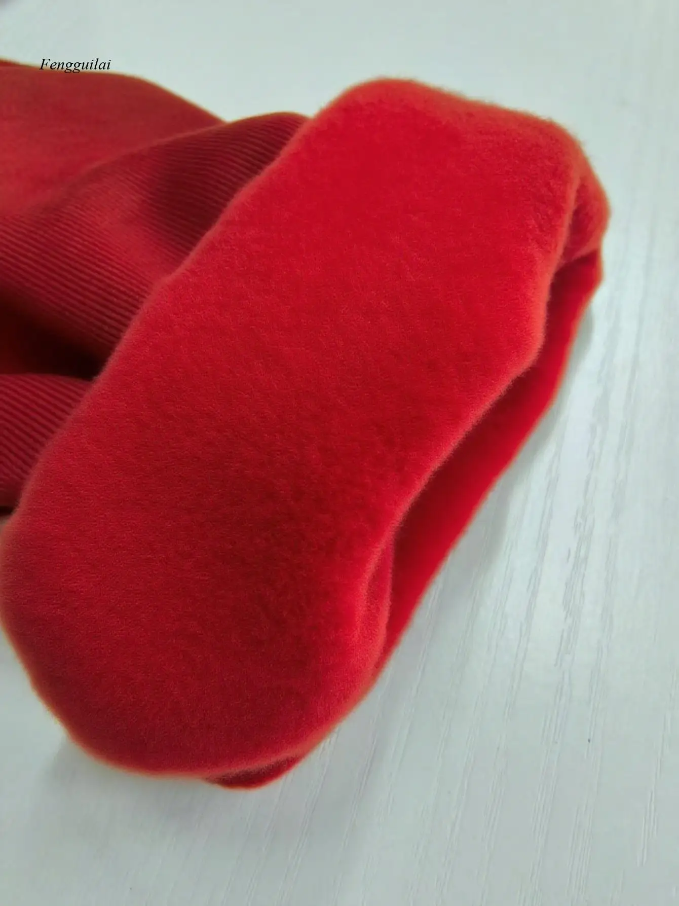 ゴシック魔女と月明かりの森プリント フード付きスウェットシャツ - ダークグリーン、金色の文字、長袖プルオーバーパーカー