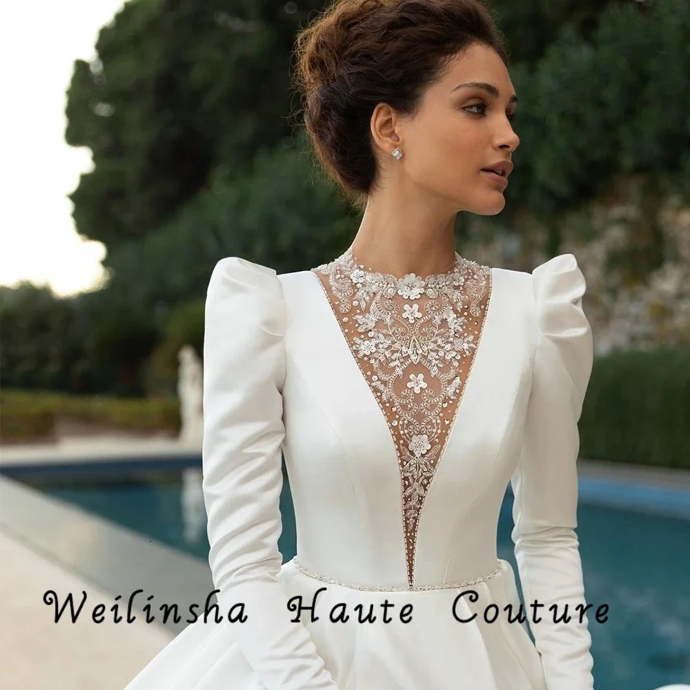 

Customized V Neck High Quality Stretch Satin Wedding Dresses with Beading Button 2025 New Arrived Court Train Bridal Gowns