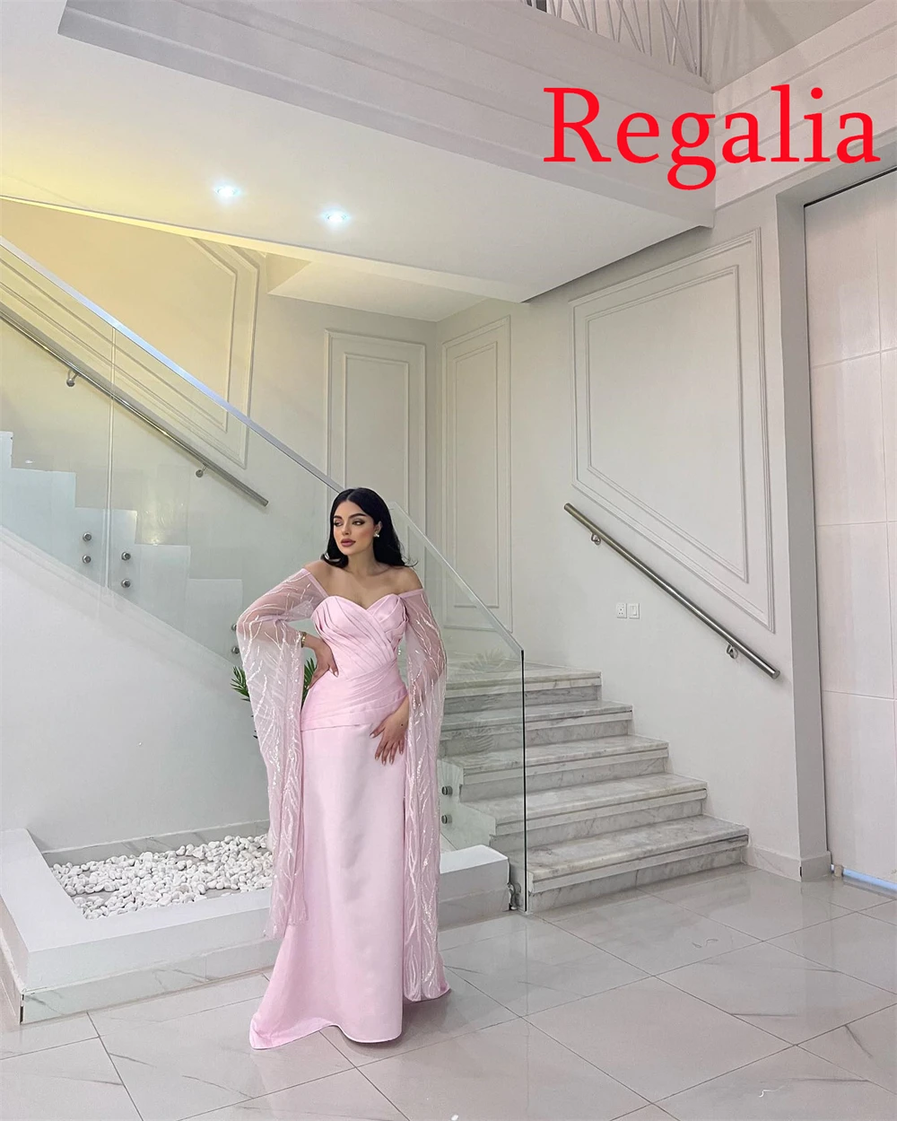فستان سهرة أنيق من الساتان الوردي مخصص عالي الجودة على شكل قلب وأكمام طويلة فساتين العودة للوطن فاخرة فيستدو دي فيستا