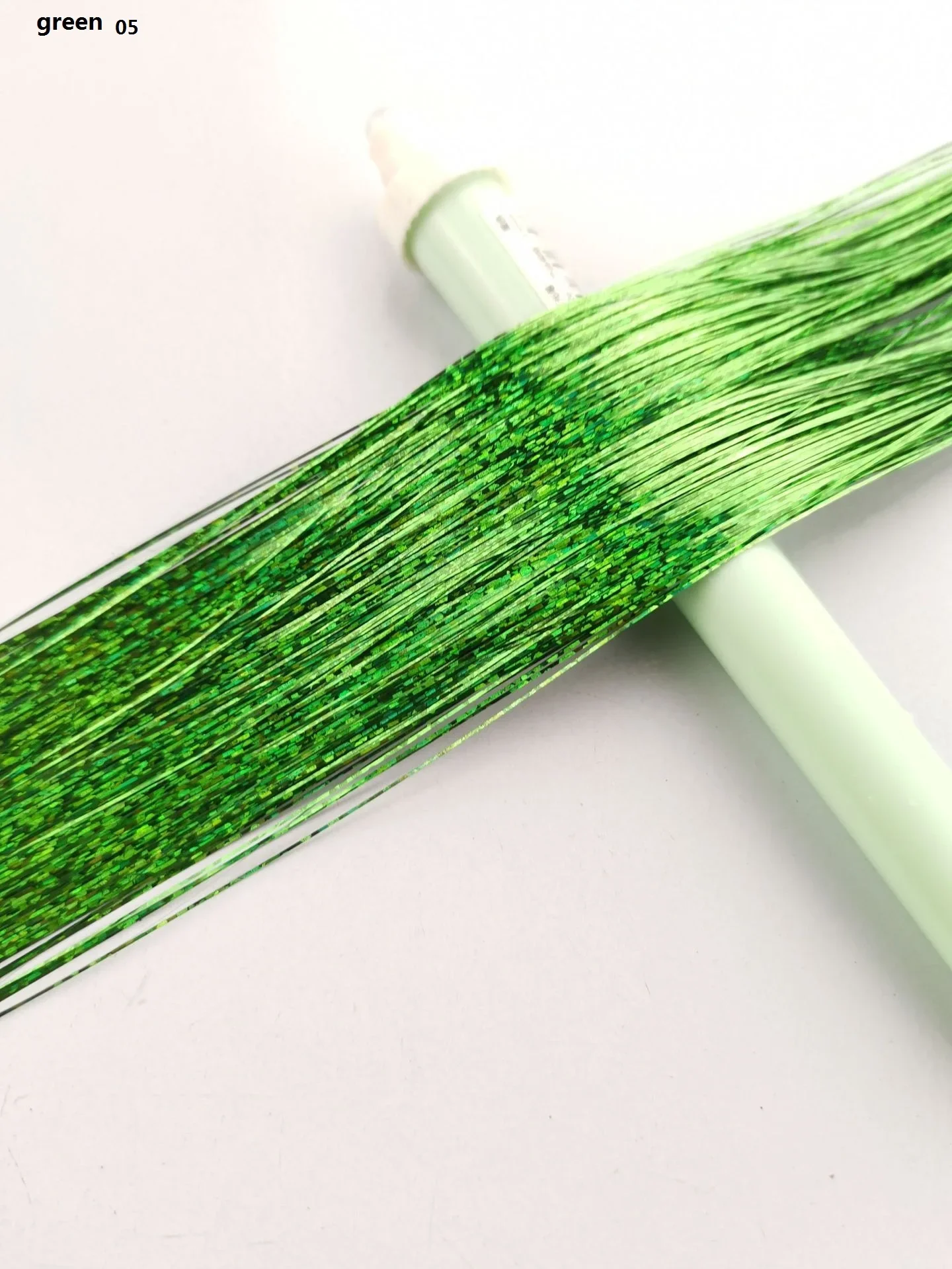 150 Stränge Bunter Glitzer-Haarverlängerungen, 100 cm Lang, Holografische Haaraccessoires für Partys und Veranstaltungen – Detail 7