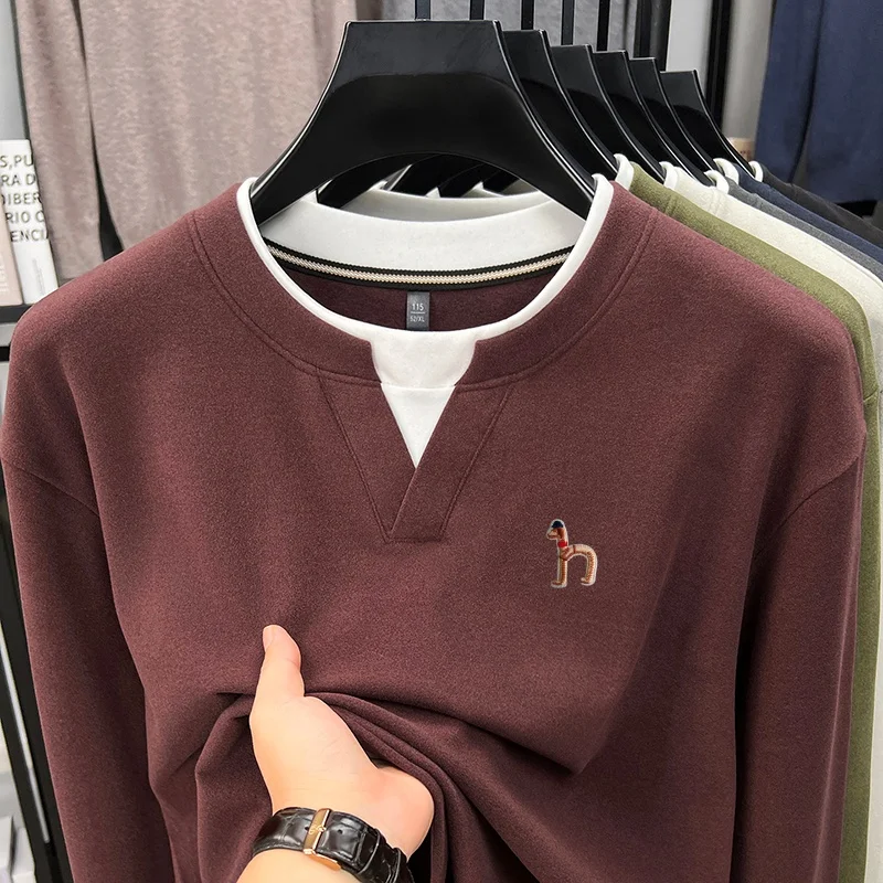 Hochwertiges Herren-Langarm-T-Shirt mit Rundhalsausschnitt, Zweiteiler-Optik, Farbblockierung, Besticktes T-Shirt, Modischer Trend in Herrenbekleidung – Detail 16