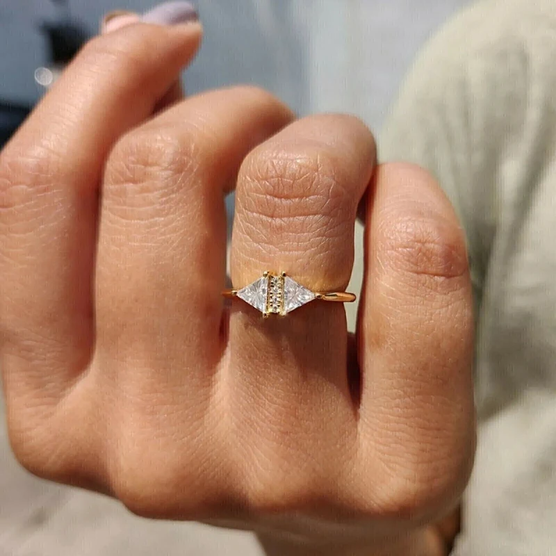 Huitan Chic Luxury Triangle Zirconia Ring Fashion Lady Gold Color Finger Jewelry for Engagement Bridal Wedding Band Accessories