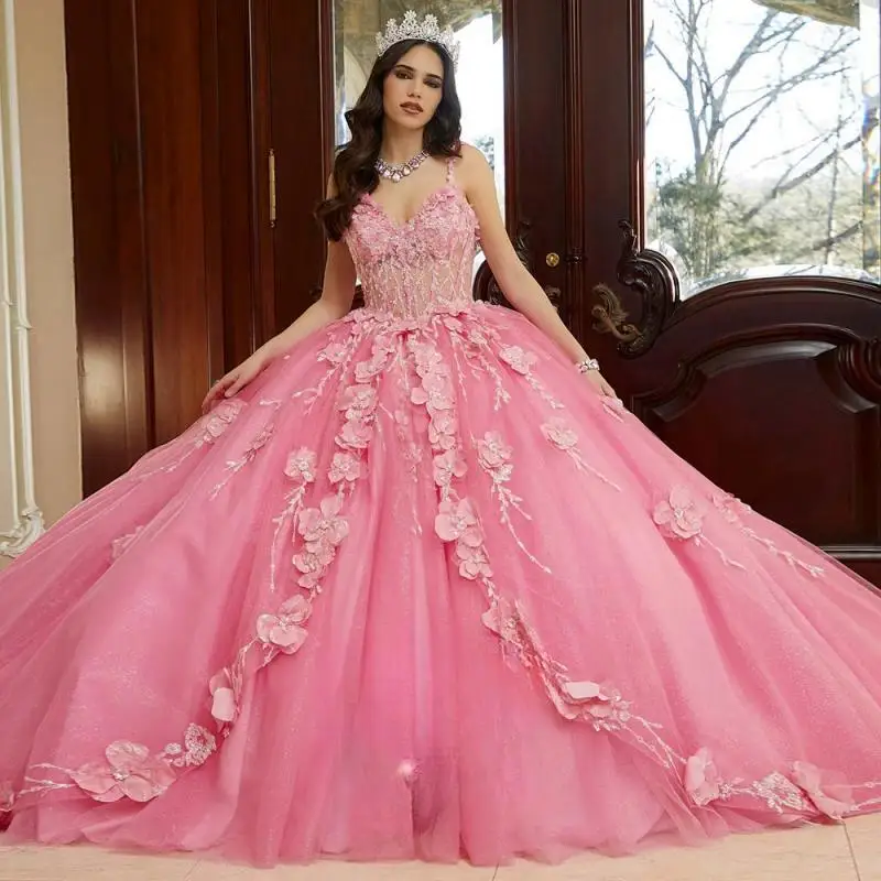 

Graceful Princess Ball Gown Quinceanera Dresses For Girls Spaghetti Straps Appliques Rhinestones Draped 15 Anos Vestido