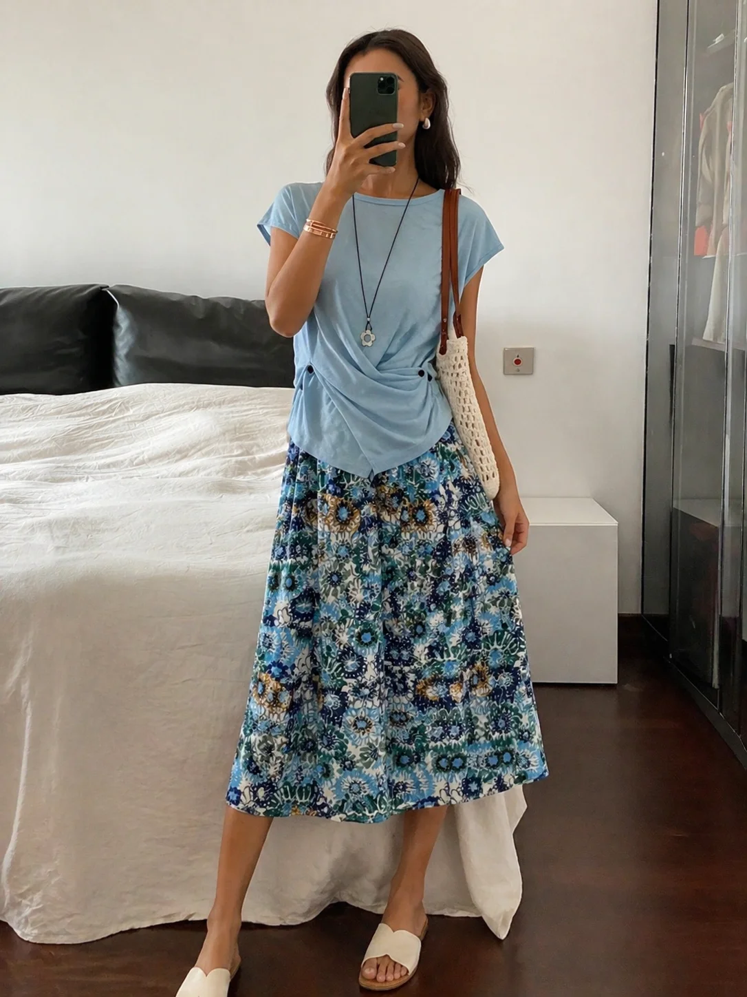 A-Line Skirt Midi - 2ピースの夏らしいフレッシュな半袖ノットトップとプリントミディスカートのセット、ハイウエストのAラインプリントスカート | 普段使いのカジュアルウェア、Sサイズ