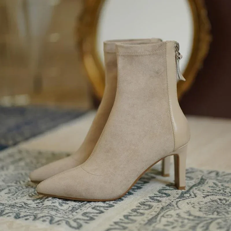 Bota cálida a la moda para mujer, botines sencillos y versátiles con tacones altos, antideslizantes, de gamuza, para invierno, 2025