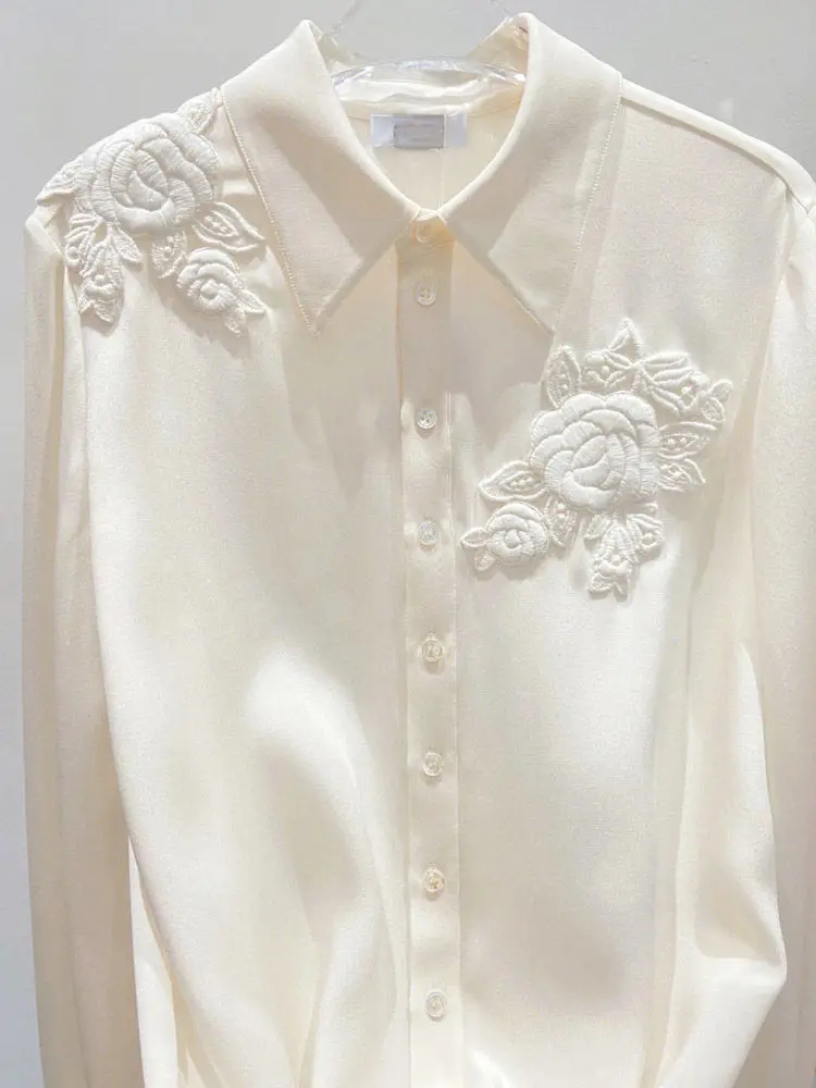 

Off White Embroidered Flower Shirt For Spring Women 2025 New Style Sun Protection Long Sleeved Shirt With Loose Design Sense