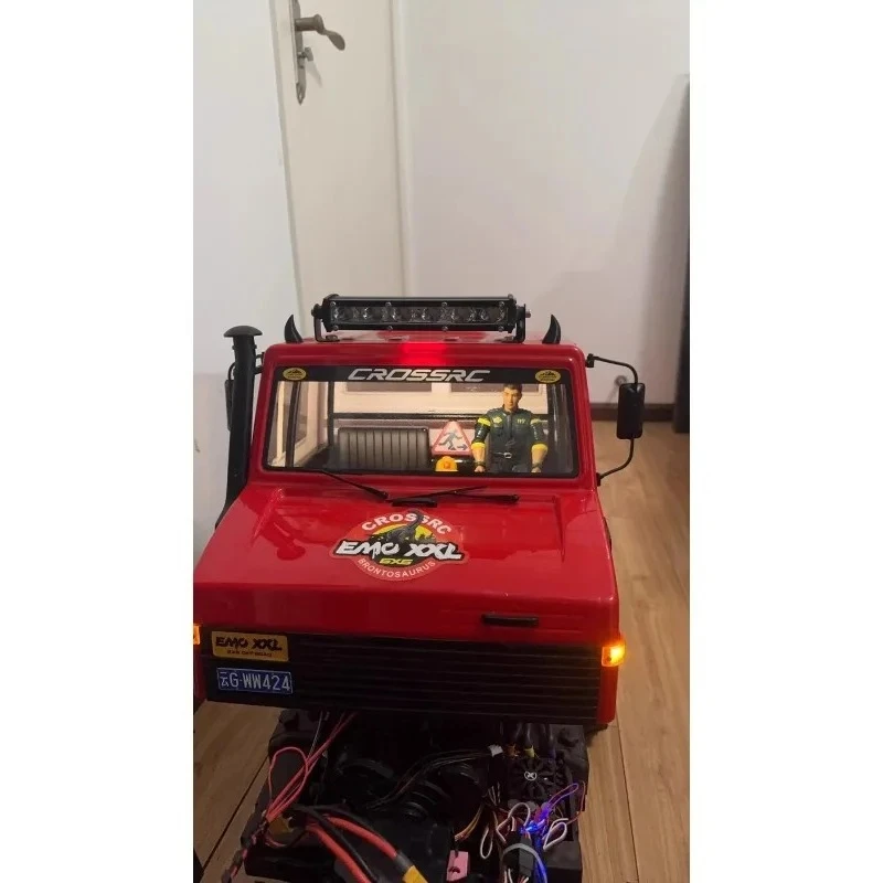 

1/6 Scale CROSSRC EMO XX XXL RC Crawler Roof-Mounted Spotlight Ultra-High Brightness Upgrade Parts with Damage-Free Installation