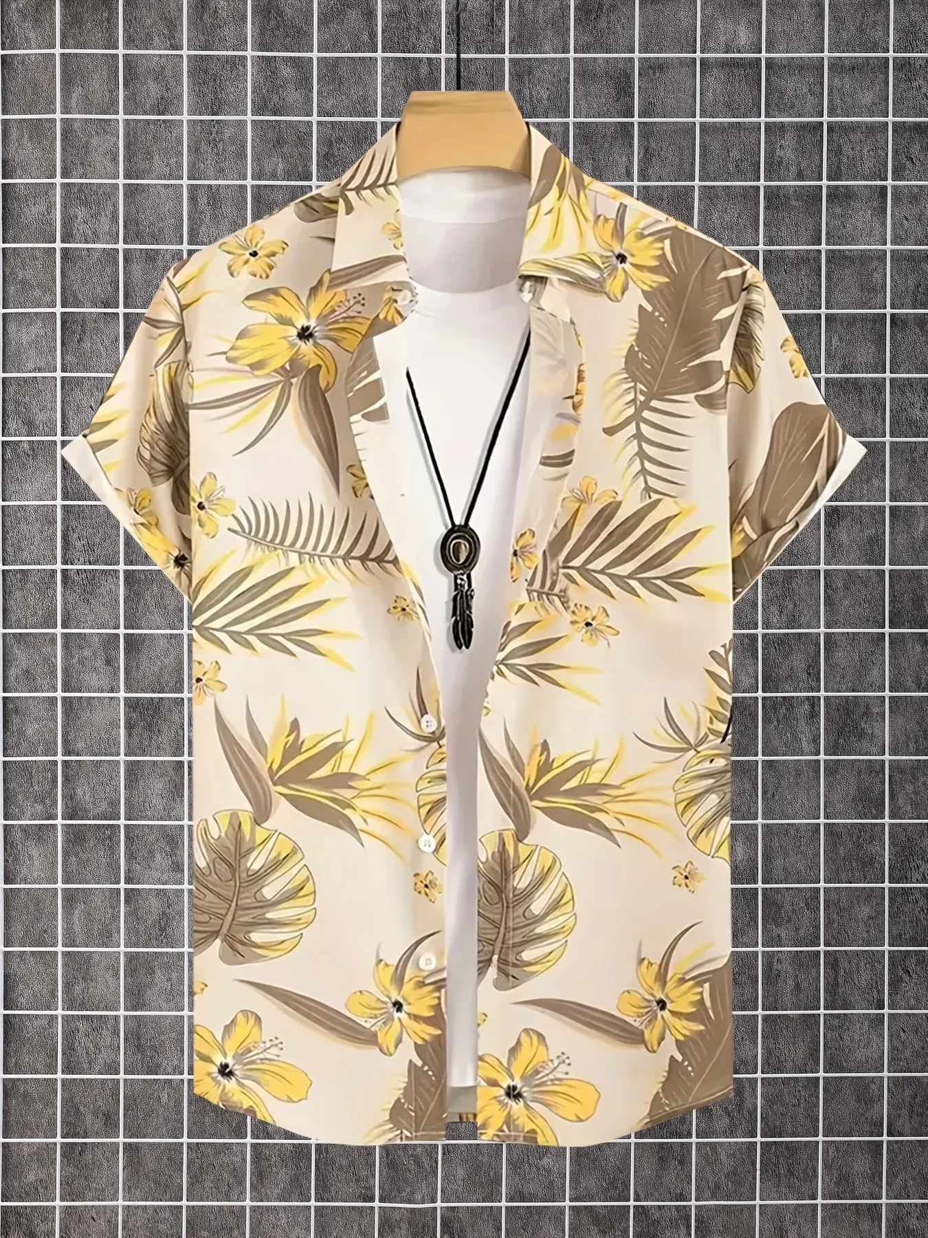 Lightweight Wrinkle Resistant Men Button Up Shirt Vintage Golden Tropical Floral Palm Print Loose Summer Resort Casual Blouse