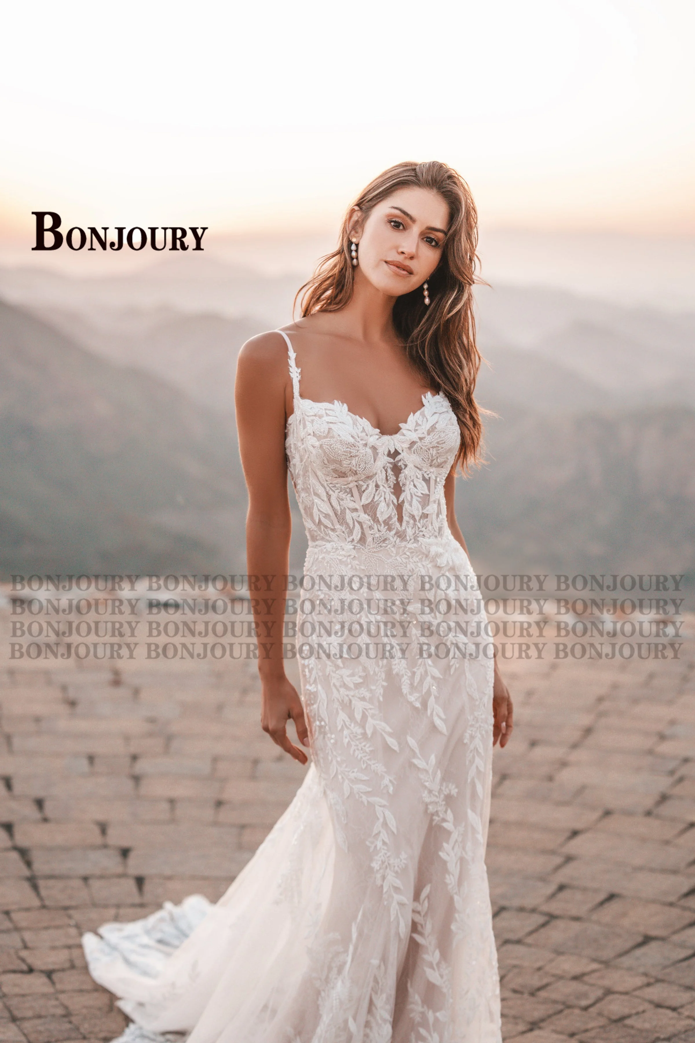 BONJOURY Elegant Mermaid Wedding Dress for Woman Bridal Spaghetti Straps Tulle Lace Appliques Button Backless Customized