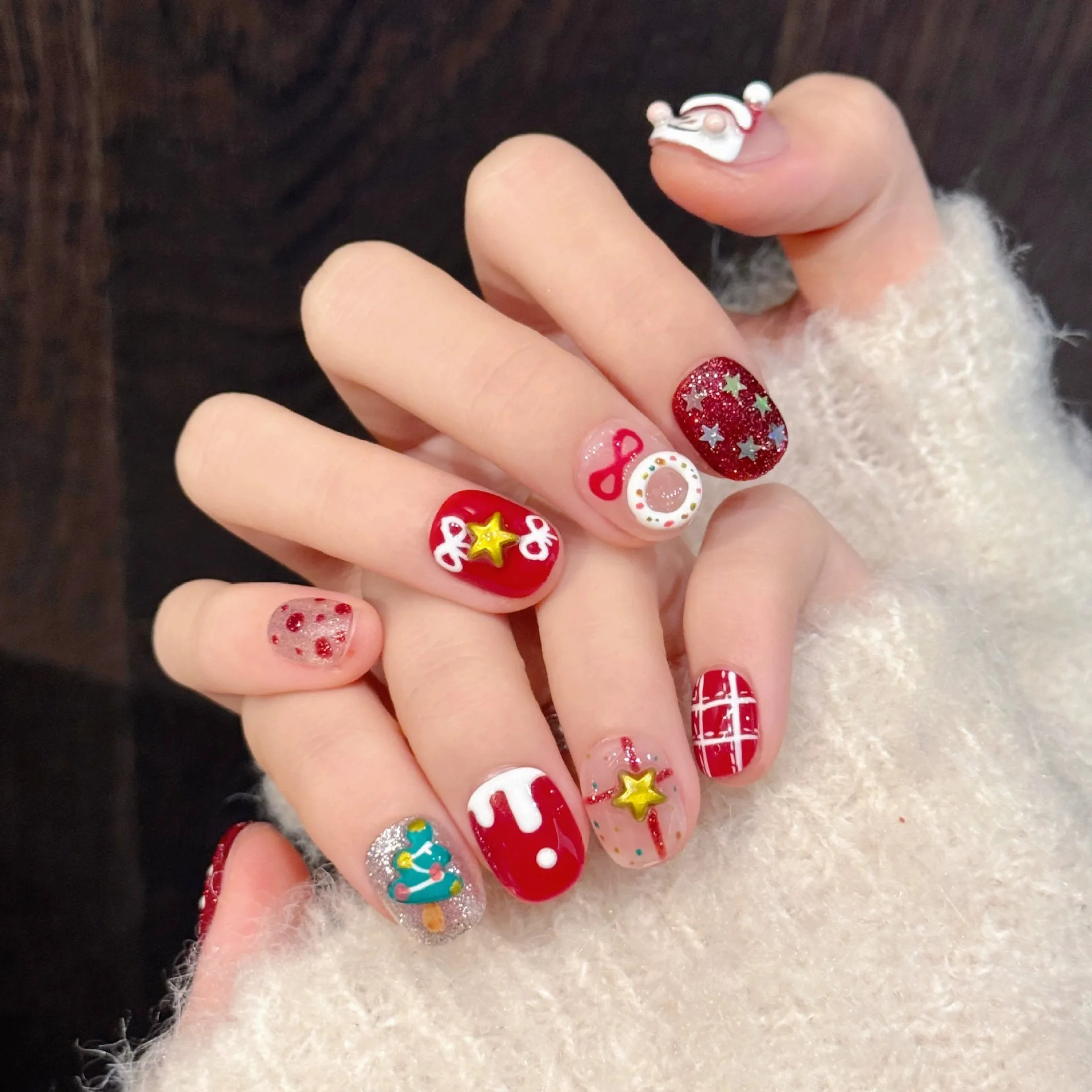 10PCS Handmade Press on Nails Cute 3D Hand-painted Christmas Fake Nails French Tip Wearable Stars Glitter Red False Nails Short