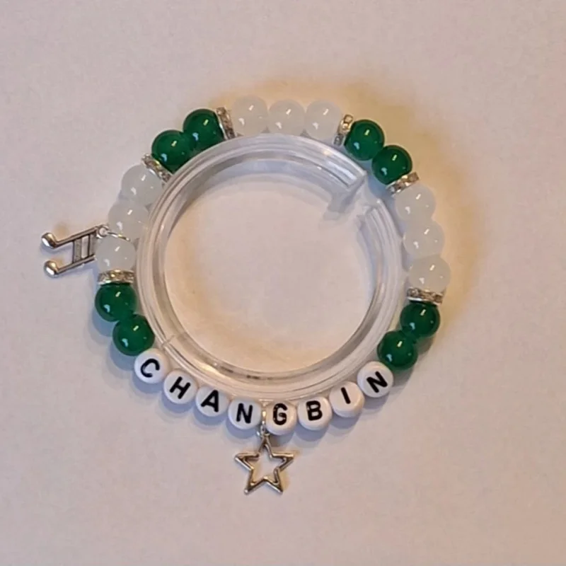 K-pop SKZ member handmade bead bracelet, available in multiple colors including stars, hearts, crowns, and amulet accessories