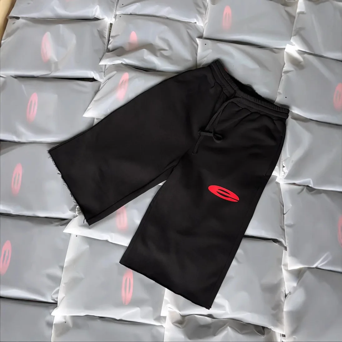 

uropean и американские летние новые уличные шорты в стиле хип-хоп с буквенным принтом, мужские и женские шорты с эластичной резинкой на талии и шнурком