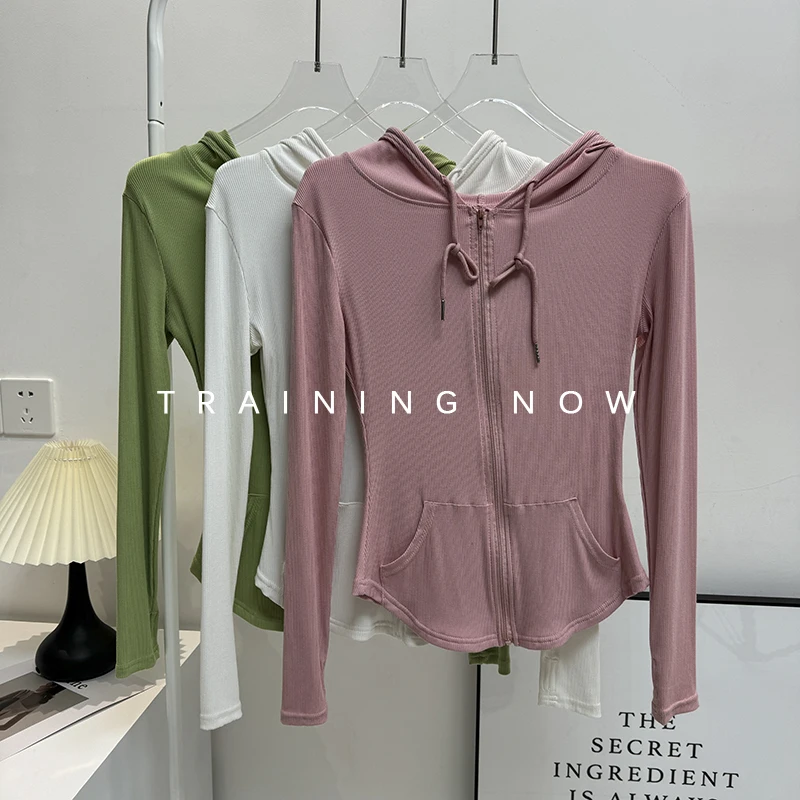 

Одежда для йоги, спортивные топы для женщин на осень и зиму, новые облегающие быстросохнущие повседневные куртки с длинными рукавами и капюшоном для фитнеса