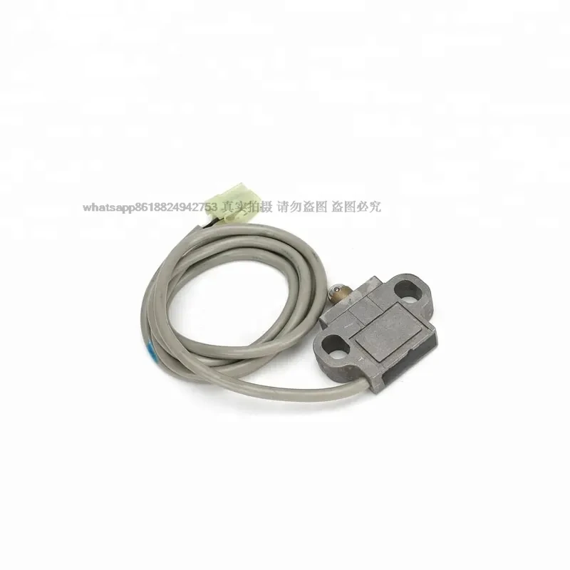 Excavator Parts PC200-6 Travel Pressure Switch D4C-9093 203-06-5621