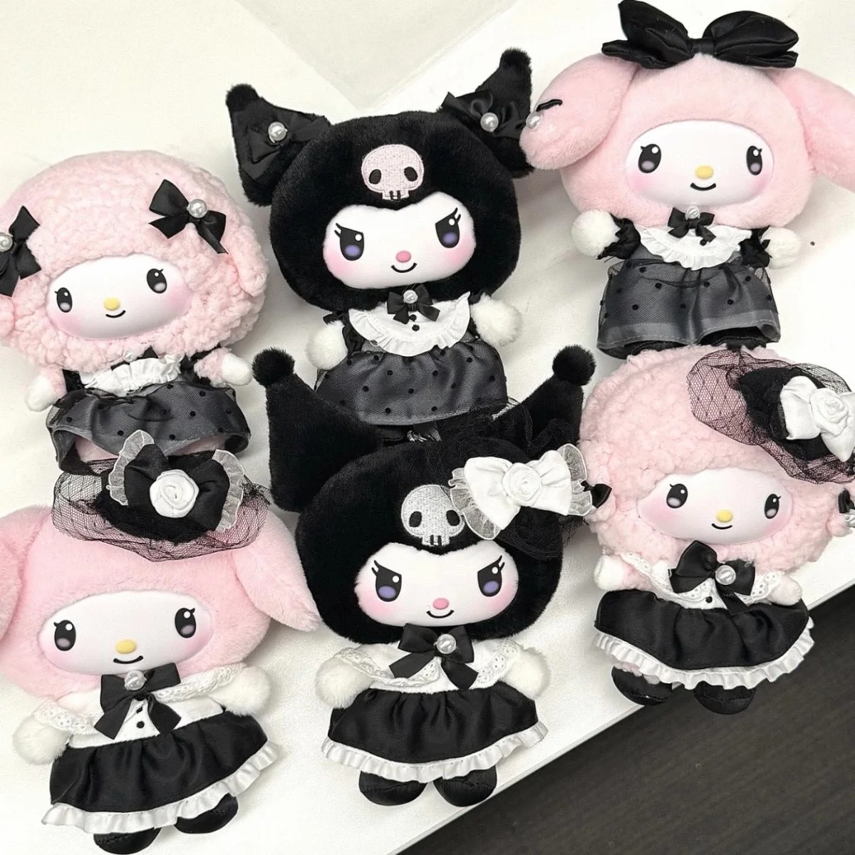 

Sanrio Family Kuromi My Melody Sisters Wear A Series Of Vinyl Plush Blind Box Trend Toy Figure Children'S Birthday Gift