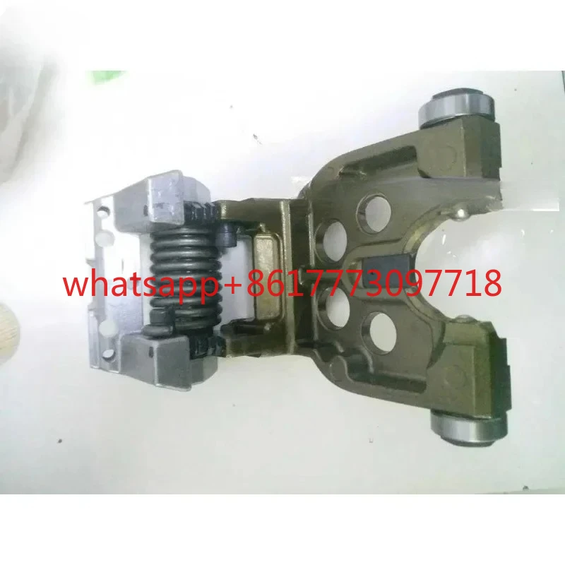 

First round clamp arm type tool magazine tool BT30