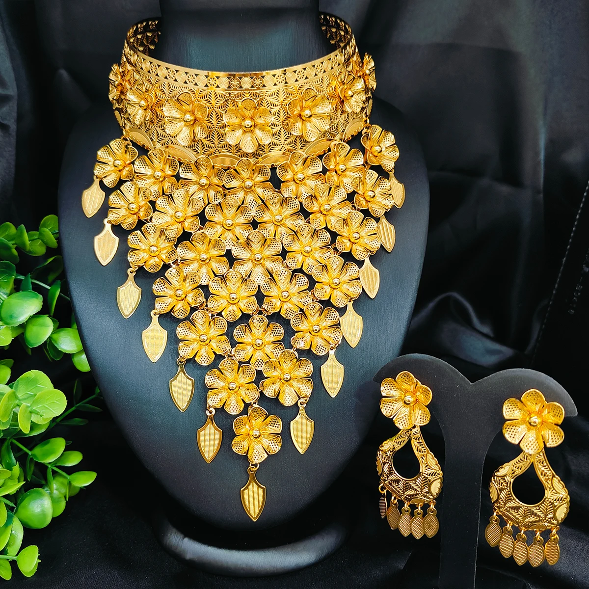 Luxury Dubai Gold Color Jewelry Sets Tassel Long Necklace and Earrings For Women Wedding Jewelry Accessories Party Gifts