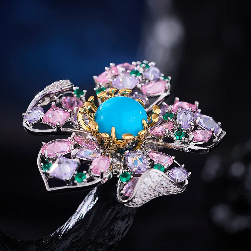 Luxurious micro-inlaid zircon flower magnetic clasp high-end brooch, a sophisticated and elegant accessory
