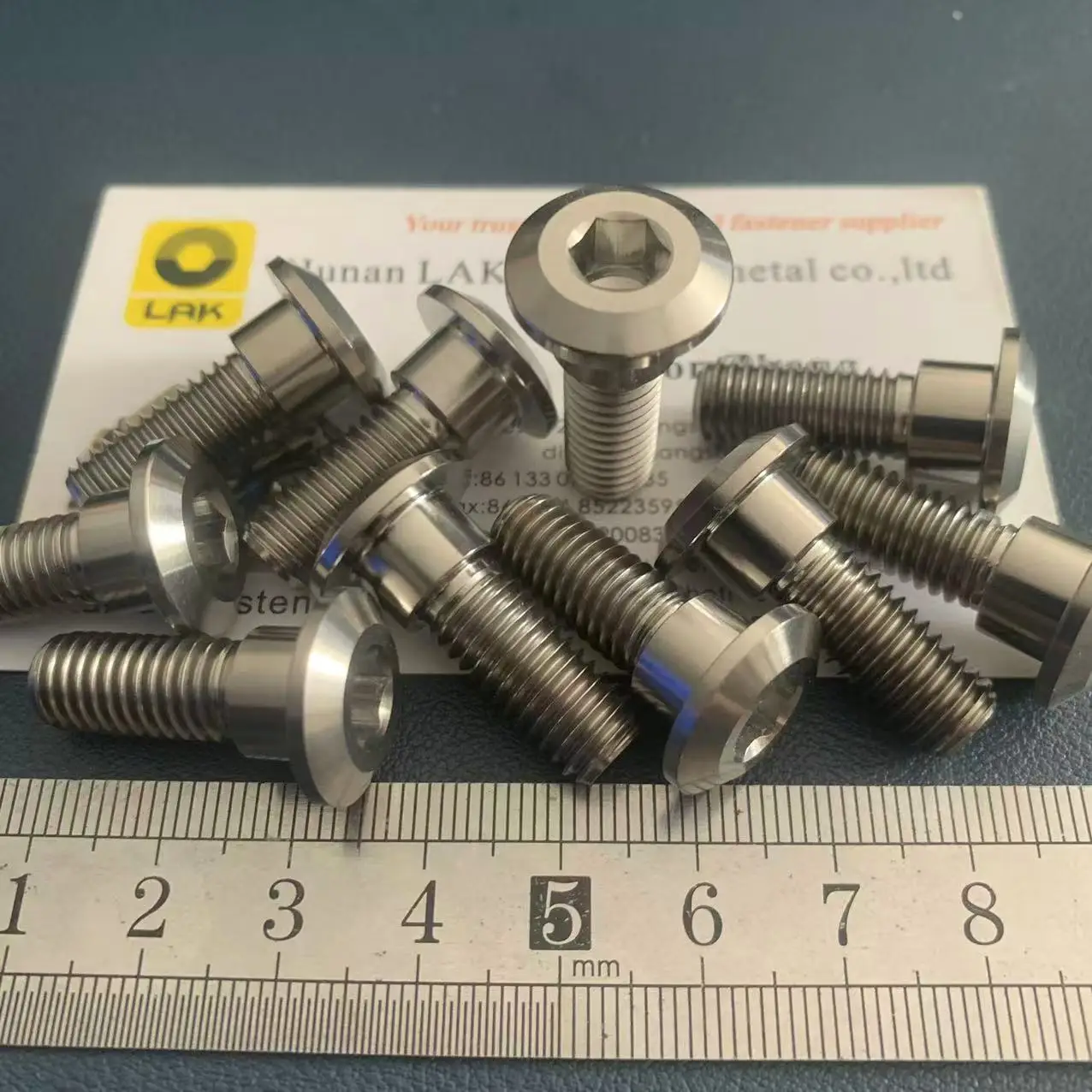 M8x24 Gr5 مسدس المقبس سبائك التيتانيوم الترباس/المسمار مع جولة الرقبة 10x6 لفرامل المحرك